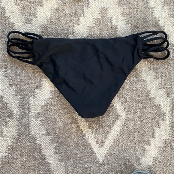 Acacia Krokoban top & Maui bottom Set - Picture 2 of 5